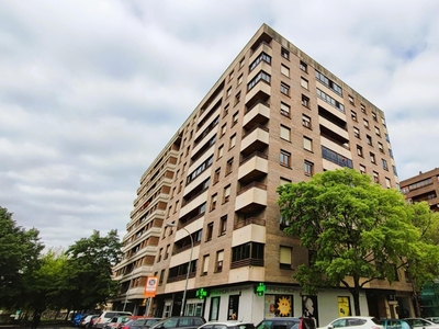 Venta de piso con terraza en Iturrama, Azpilagaña (Pamplona), Iturrama