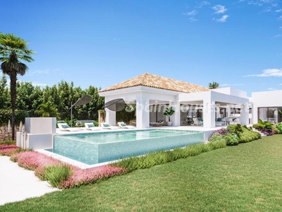 Villa independiente en venta en Estepona