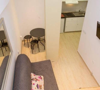 Apartamento de alquiler en Calle de Buenavista, Embajadores - Lavapiés