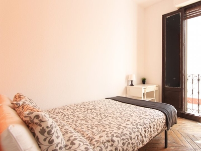 Dormitorio en apartamento de 15 dormitorios en Sol, Madrid