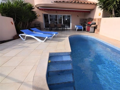 Preciosa casa moderna con piscina y amarre Venta Empuriabrava
