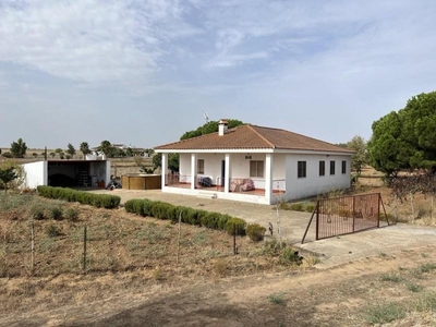 Casa con terreno en Badajoz