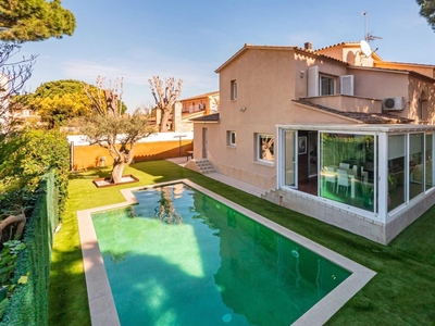 Chalet en venta en Calella, Barcelona