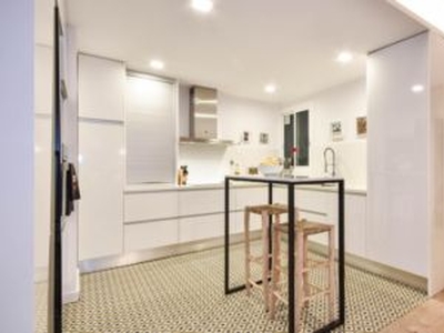 Piso en venta en Carrer de la Indústria, cerca de Carrer de Sardenya