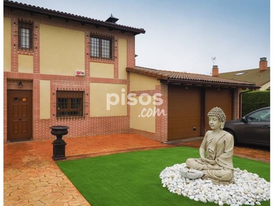 Casa adosada en venta en Calle de Adaja en Villanueva de Duero por 350.000 €