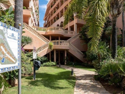 Apartamento en venta en Las Brisas, Marbella, Málaga