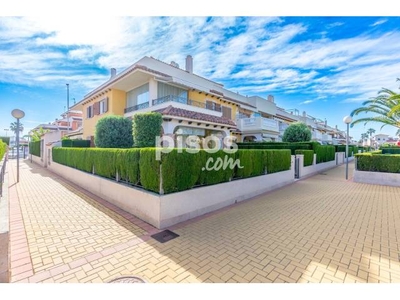 Casa adosada en venta en Calle Pino Piñonero