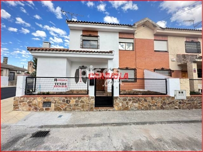 Casa pareada en venta en Santo Domingo-Caudilla