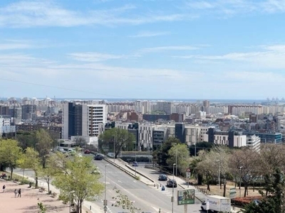 Piso en venta en Cornellà de Llobregat, Barcelona