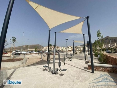 Alquiler de Dúplex 3 dormitorios, 2 baños, 1 garajes, Buen estado, en Aguadulce, Almería