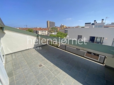 Alquiler de piso en Avinguda Catalunya de 2 habitaciones con terraza y garaje