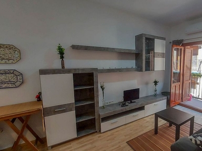 Alquiler de piso en Centro - Murcia de 1 habitación con muebles y balcón