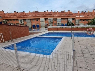 Alquiler de piso en Villamediana de Iregua de 1 habitación con terraza y piscina