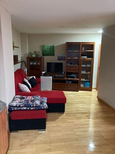 Alquiler de piso en Zona Centro de 3 habitaciones con muebles y aire acondicionado