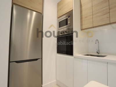 Alquiler piso en alquiler , con 90 m2, 2 habitaciones y 2 baños, amueblado, aire acondicionado y calefacción. en Madrid