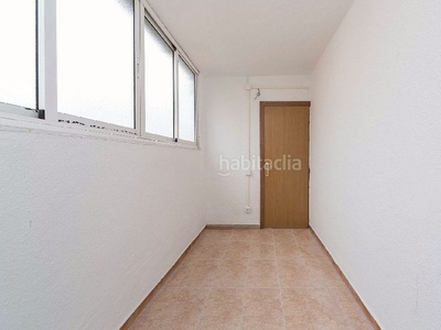 Ático con 3 habitaciones en Trinitat Vella Barcelona