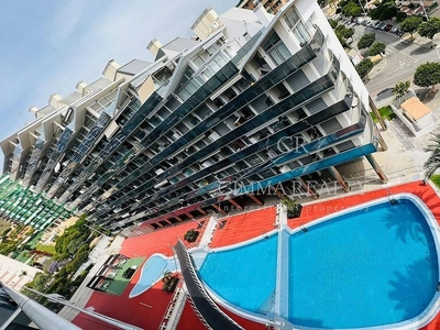 Ático en alquiler en La Cala de Villajoyosa de 2 habitaciones con terraza y piscina