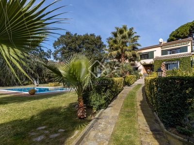 Casa / villa de 650m² con 6,150m² de jardín en venta en Canet de Mar