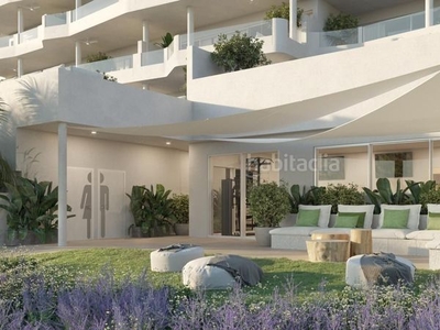 Dúplex con 3 habitaciones con ascensor, parking, piscina, aire acondicionado y vistas al mar en Benalmádena