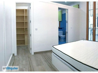 Genial apartamento de 1 dormitorio en alquiler cerca de la Plaza del Dos de Mayo en Trafalgar