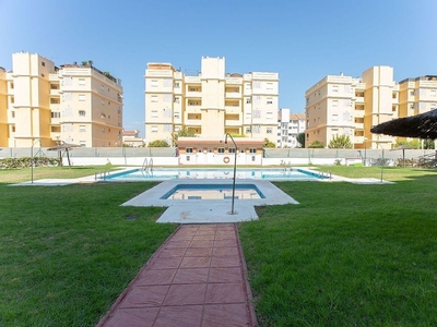 Piso en alquiler en calle Maruja Pastor de 3 habitaciones con terraza y piscina