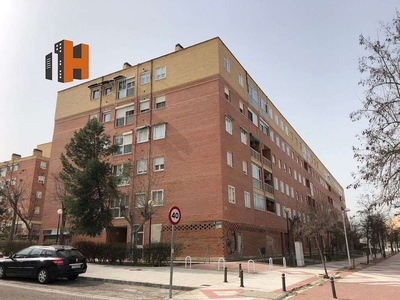 Piso en alquiler en paseo Doctor Gregorio Marañón de 2 habitaciones con terraza y garaje