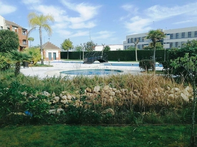 Piso en venta en Aljaraque de 2 habitaciones con terraza y piscina