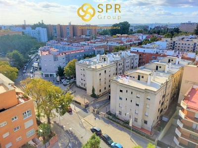 Piso en venta en El Porvenir de 4 habitaciones con terraza y garaje