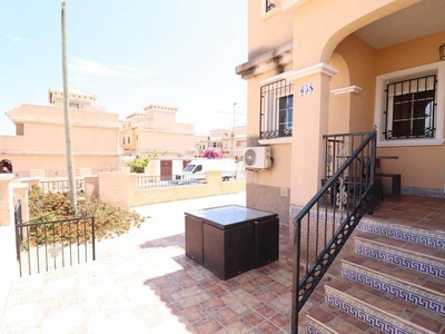 Venta Casa adosada en bidasoa Orihuela. 90 m²