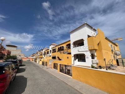 Venta Casa adosada en Calle CLAVELINA Los Montesinos. Buen estado con terraza 60 m²