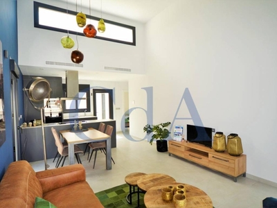 Venta Chalet en Calle Manuel de Falla Daya Nueva. Con terraza 100 m²