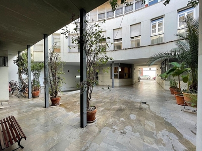 Venta de piso en San Lorenzo de 1 habitación con jardín y aire acondicionado