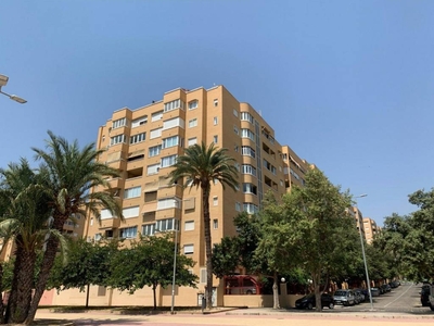 Venta Piso Alicante - Alacant. Piso de cuatro habitaciones en Brasil 1. Sexta planta con terraza