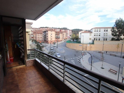 Venta Piso Bilbao. Piso de tres habitaciones Segunda planta con terraza