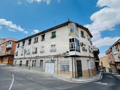 Venta Piso Toledo. Piso de tres habitaciones Segunda planta con terraza