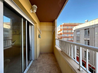 Venta Piso Torrevieja. Piso de tres habitaciones en Zoa 75. Tercera planta con terraza