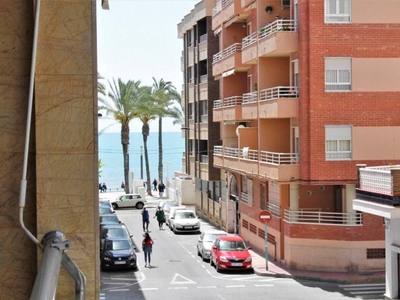 Venta Piso Torrevieja. Piso de tres habitaciones Primera planta con terraza