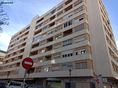 Venta Piso València. Piso de tres habitaciones en Profesor Tamarit Olmos 16. Sexta planta con balcón