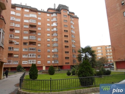 Venta Piso Valladolid. Piso de cuatro habitaciones en Parque ARTURO LEON. Buen estado séptima planta con terraza