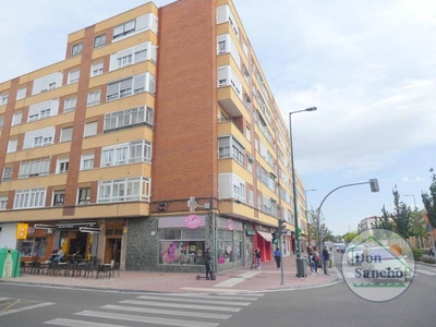 Venta Piso Valladolid. Piso de tres habitaciones Buen estado primera planta con terraza