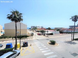 Apartamento totalmente reformado con vistas al mar situado en 2ª línea playa Daimús