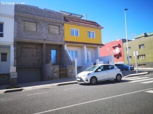 CASAS SIN TERMINAR EN ARINAGA