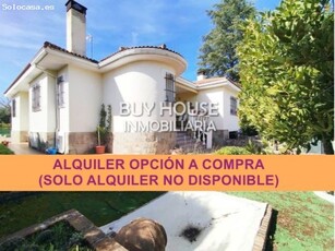 CHALET INDEPENDIENTE EN OLÍAS DEL REY CON GRAN PARCELA (URBANIZACIÓN PRIVADA).