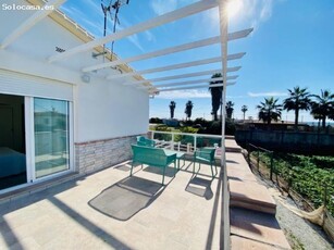 Espectacular y espacioso chalet a estrenar en la playa de Almayate!