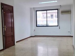 Piso de cuatro habitaciones Avenida De La República Argentina, 44, Zona Esperanza de Triana, Sevilla