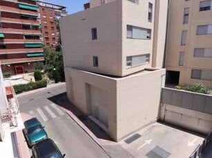 Piso de tres habitaciones Calle de los Cedros, Almenara, Madrid