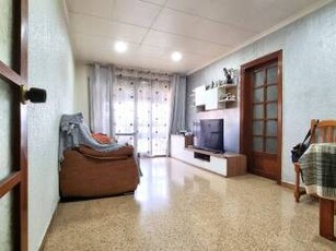 Piso de tres habitaciones Carrer De Les Agudes, 21, Ciutat Meridiana, Barcelona