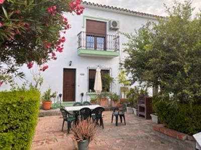 Alquiler de casa con terraza en Estepona, A-7 Este