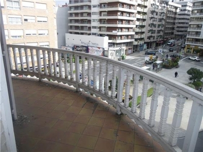 Alquiler de piso con terraza en Zona Praza España, Casablanca (Vigo), Urzaiz