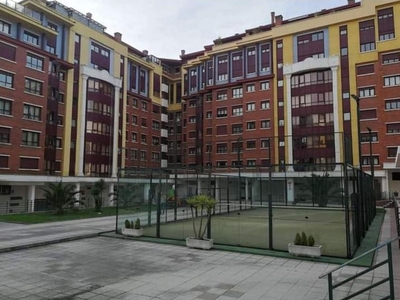 Alquiler de piso en avenida De Lisboa de 4 habitaciones con terraza y garaje
